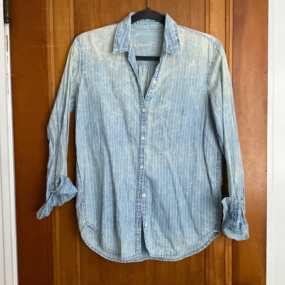 Gap Chambray Stripe Shirt
